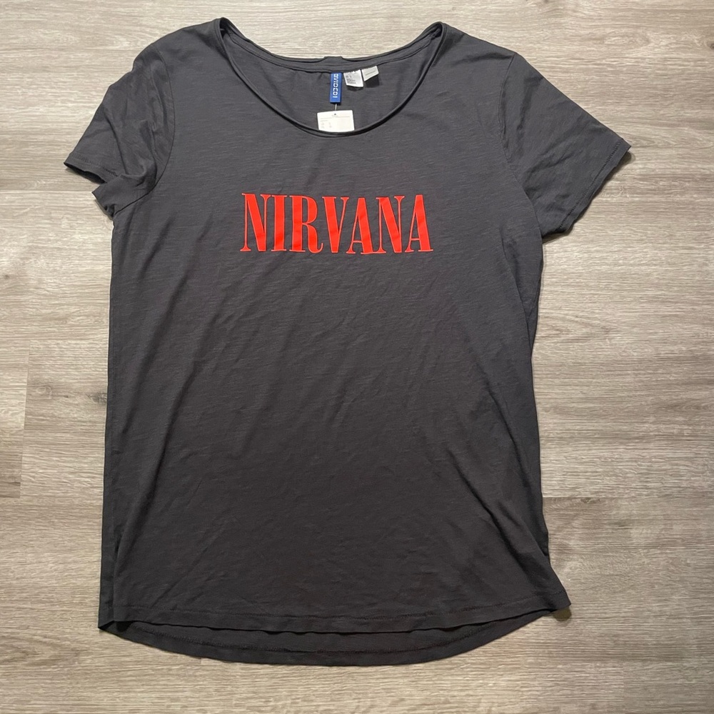H&M Nirvana Curved Hem Tee - Large